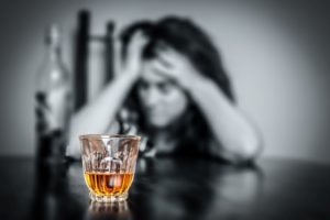 Mój mąż jest alkoholikiem, ale nie chce się leczyć. Czy mam szanse na rozwód kościelny?